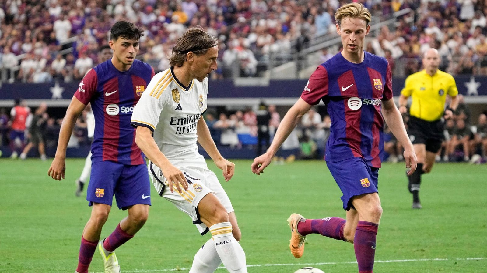 A soccer Real Madrid vs Barcelona live