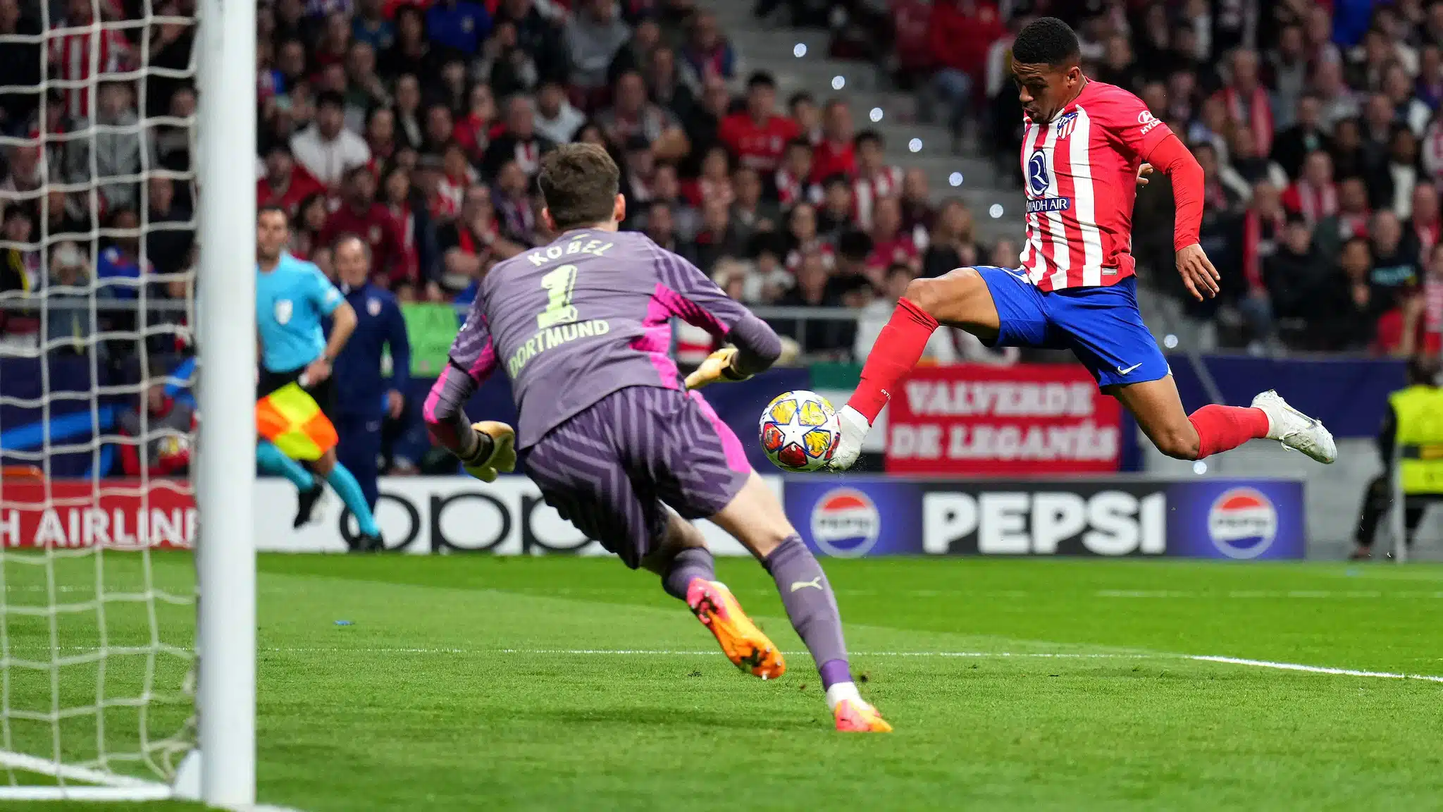 A soccer Paris Saint-Germain vs Liverpool live stream is kicking the ball