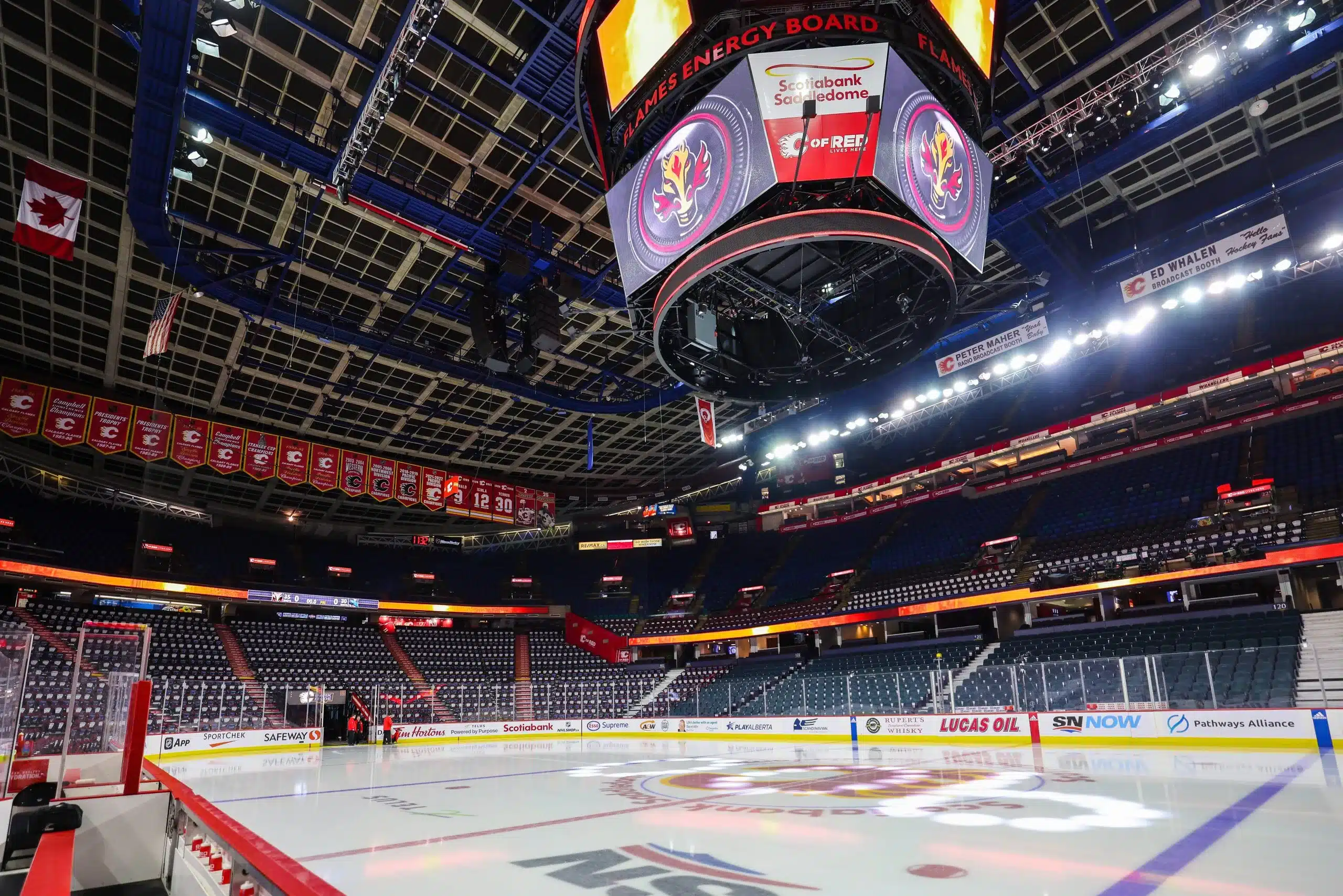 Carolina Hurricanes vs New York Islanders game preview - The ice rink at the university of chicago